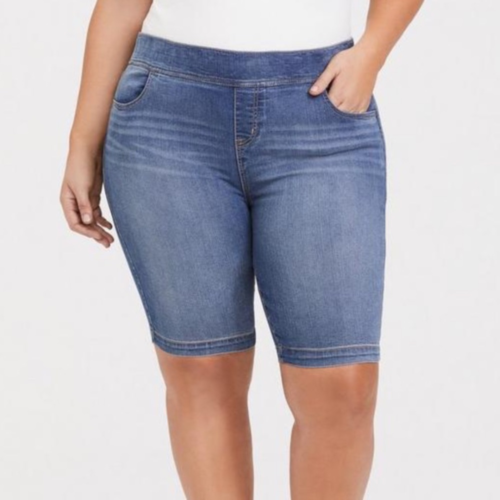 Torrid Lean Jean Bermuda Short 4X